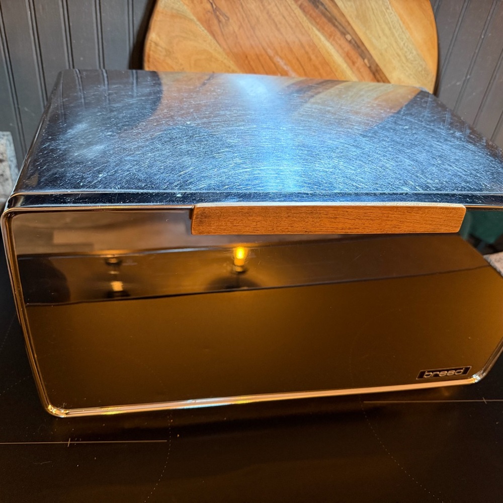 Vintage Metal Bread Box with Wood Handle - Lincoln BeautyWare